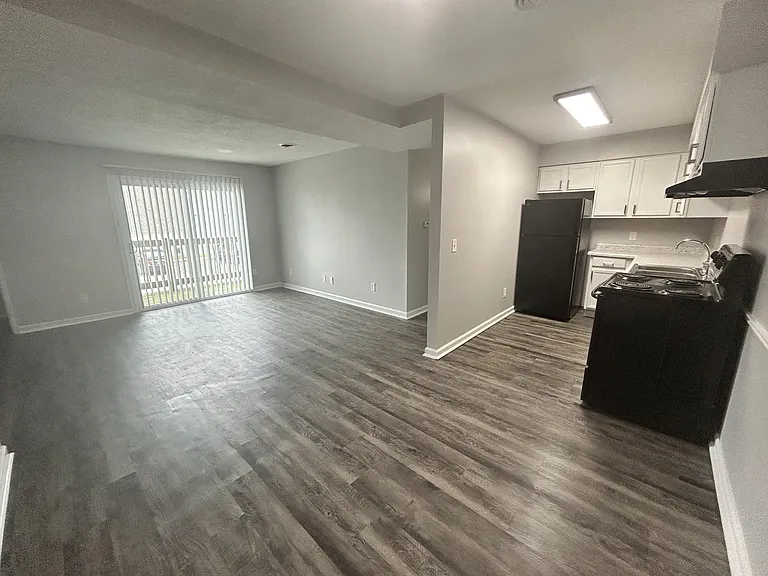Secor Flats — Photo 34