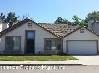 216 W El Paso Ave, Clovis, CA 93611