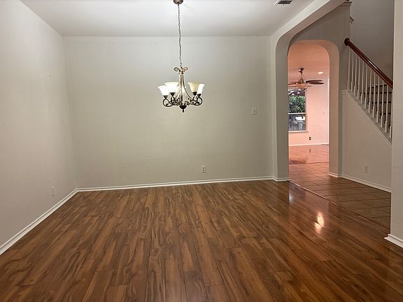 4th image of 101 Yeager Cir