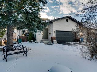 244 N Ranchridge Ct NW, Calgary, AB T3G 1W5