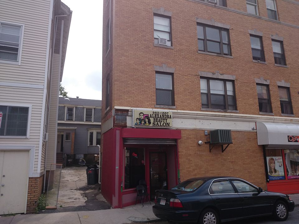 2nd image of 1 Forbes St