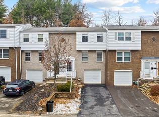 316 Cricketwood Ct, Canonsburg, PA 15317