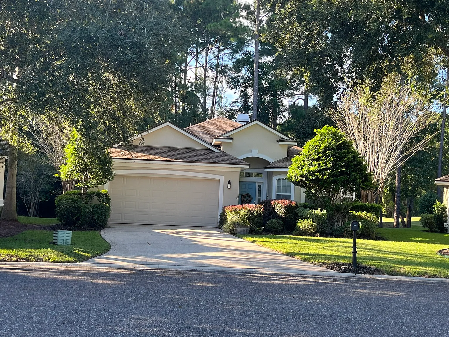 4 bed, 2115 sqft, $2,900 — Photo 2