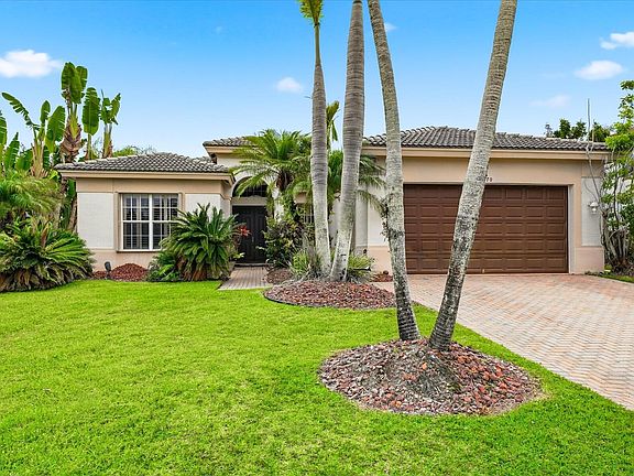 2nd image of 970 Amethyst Drive