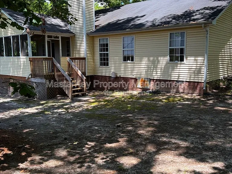 1401 Ravensthorpe Dr — Photo 18