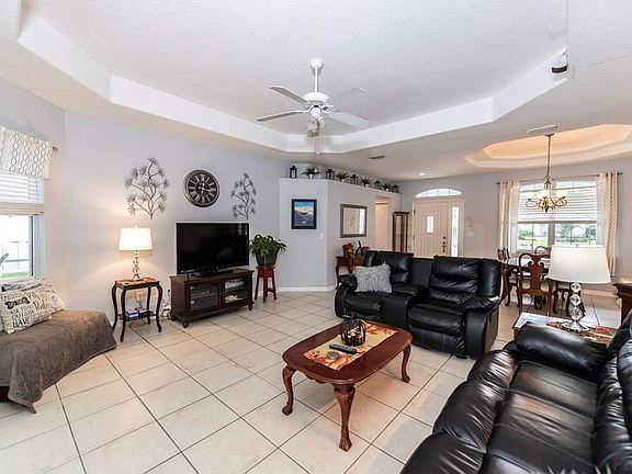 3rd image of 34 Woodford Ln