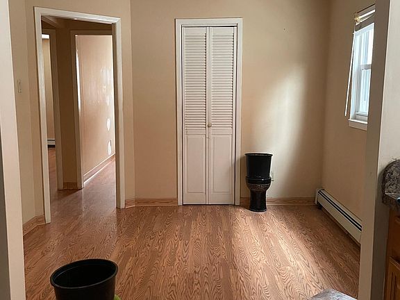 3rd image of 153 Bay 47th St Floor 1