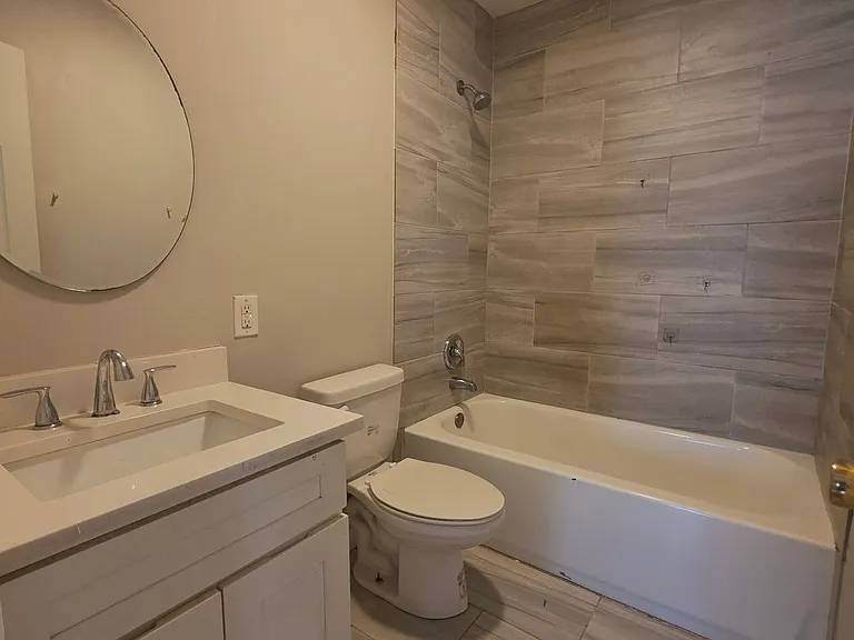 924 Holland Ave — Photo 6