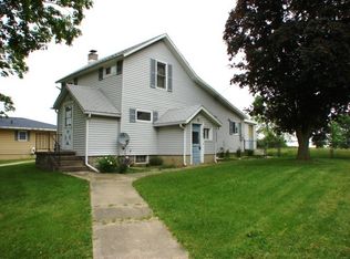 202 N 3rd St, Carson City, MI 48811
