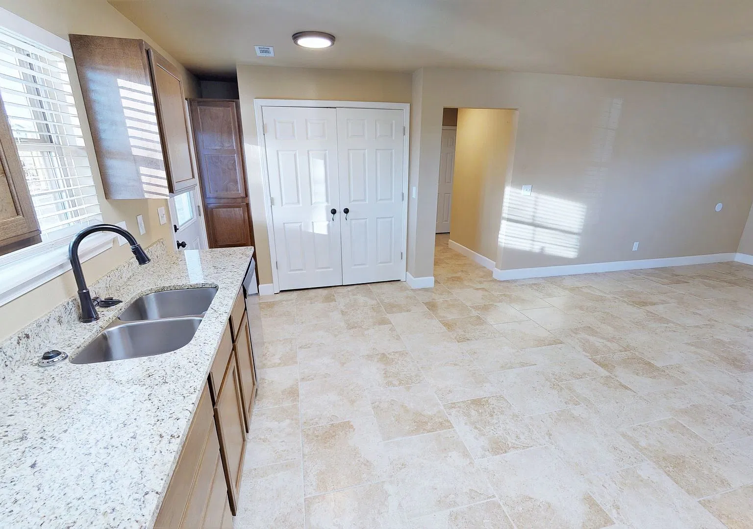 806 N Brook Drive — Photo 4