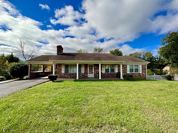 5th image of 121 Crestwood Dr