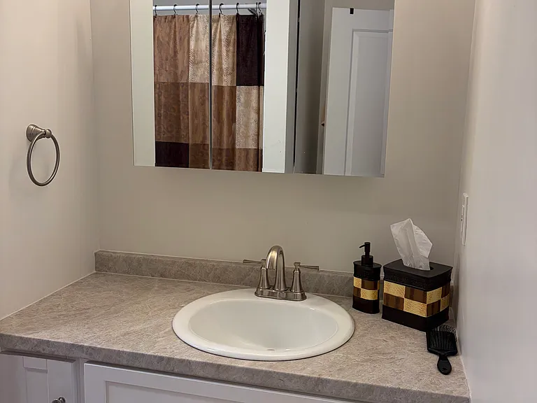 220 Lexington Dr — Photo 13