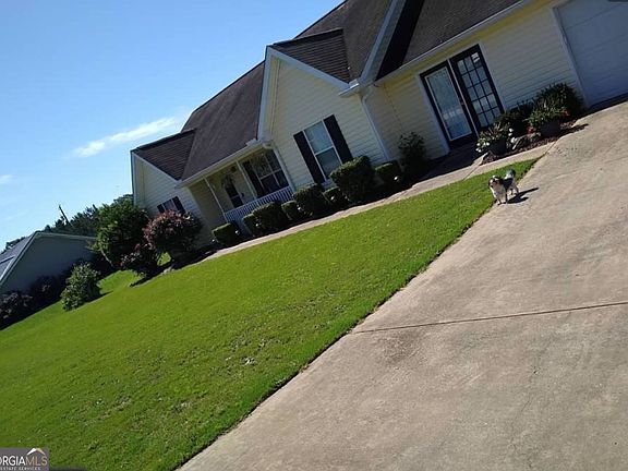 2nd image of 132 Royal Ct