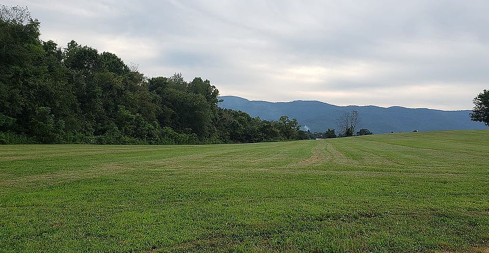 2nd image of Grandview Ln