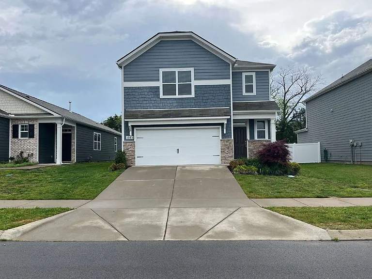 1083 Pepper Stone Dr — Photo 1
