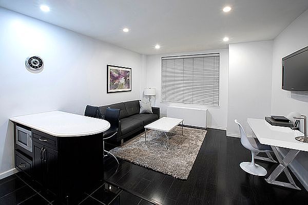 1st image of 150 W 51st St APT 933