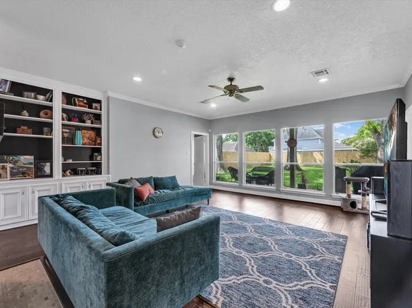 1523 Plantation Dr, Richmond, TX 77406