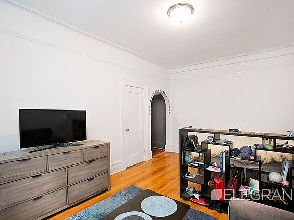 2nd image of 340 W 86th St APT 8E