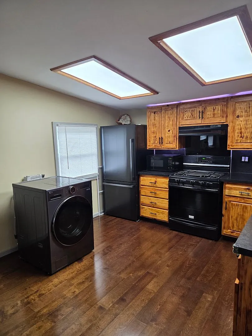 2 Bed Single Family in Millville! Eligible for $500 Security Deposit. — Photo 1