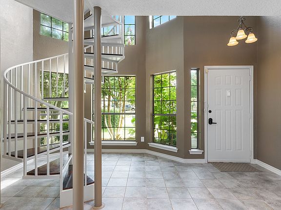 5th image of 4304 Laguna Dr