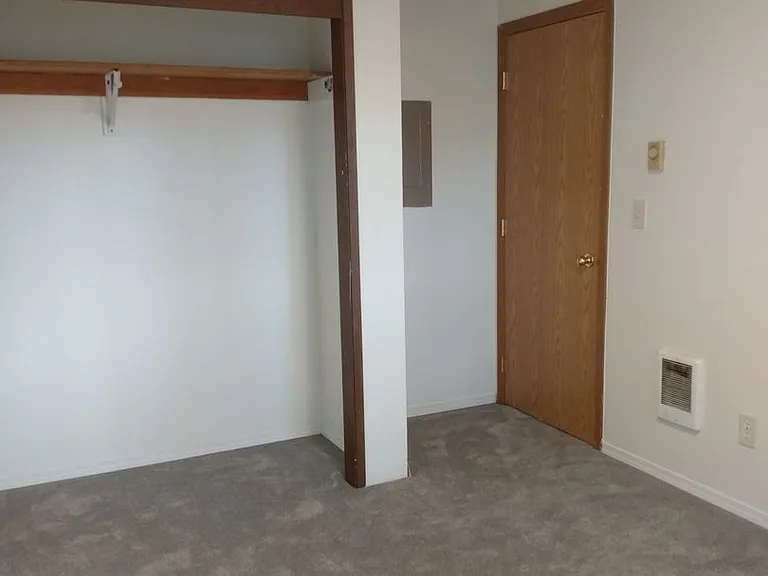 South Hill Apartments — Photo 6