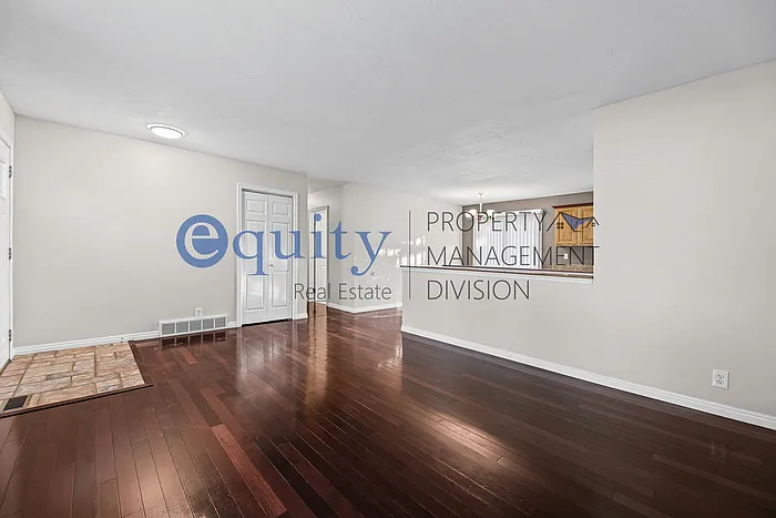 7102 E Brookhill Dr — Photo 4