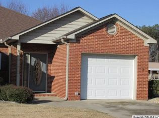52 Sutton Place Cir, Albertville, AL 35950
