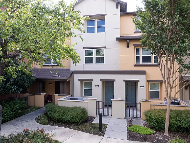 25502 Huntwood Ave — Photo 43
