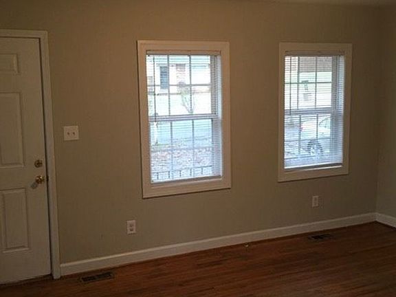 3rd image of 803 Circle Vw