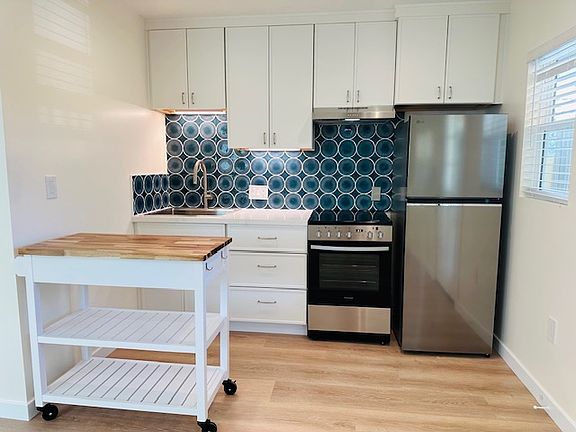 2nd image of 7574 Seneca Pl #2