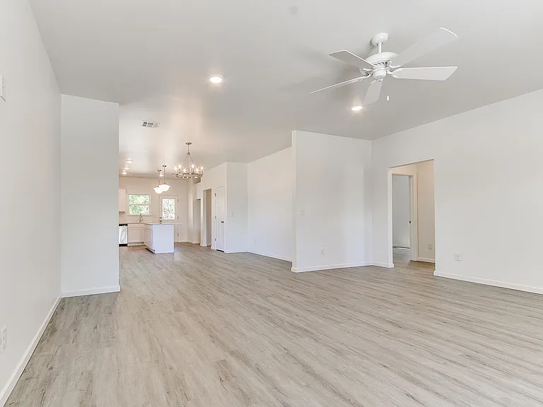 1425 E Park Pl — Photo 17