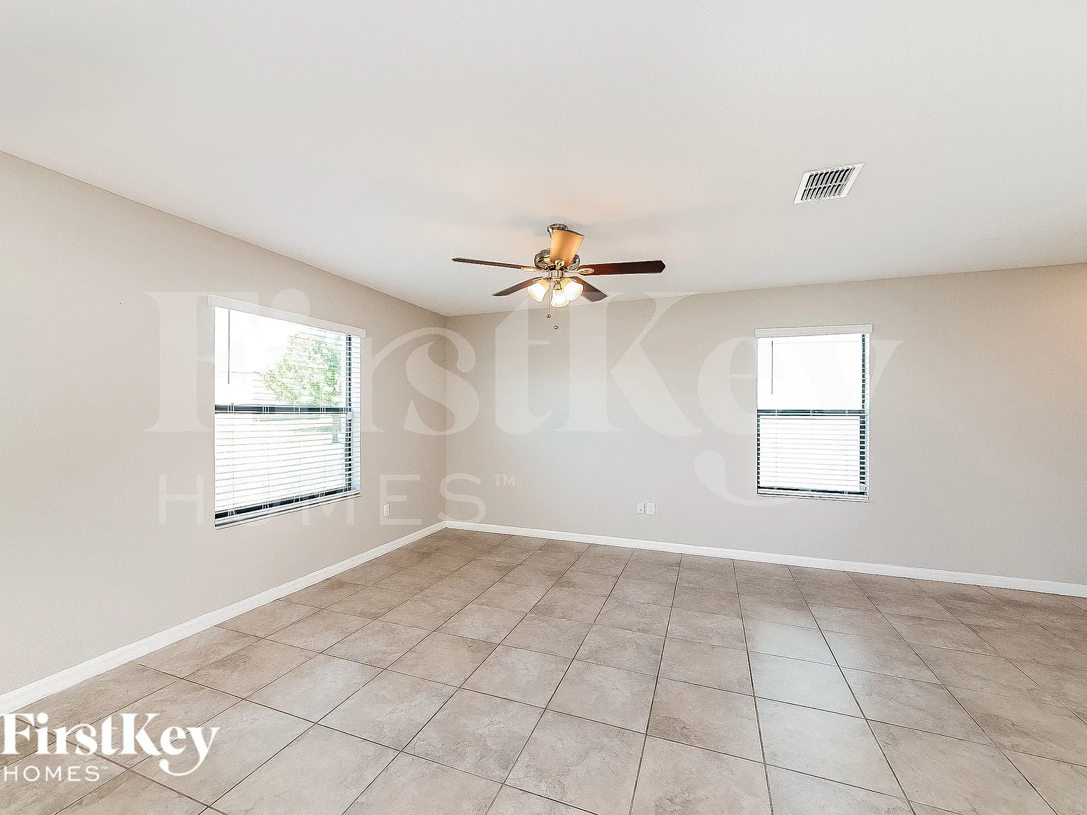 4 bed, 2.0 bath, 1870 sqft, $2,050 — Photo 2