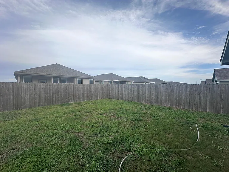 2722 Winterfell St — Photo 3