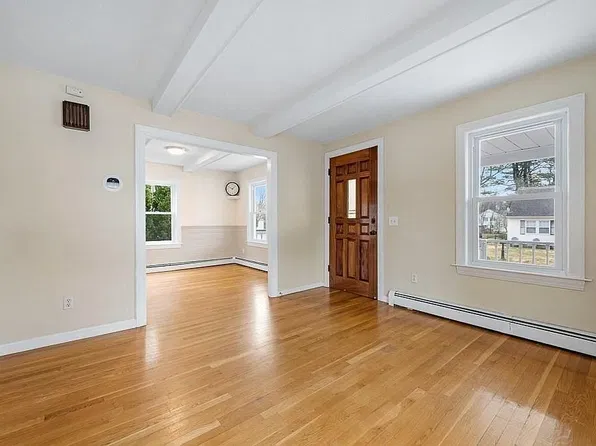41 Phillips Ave, Shrewsbury, MA 01545