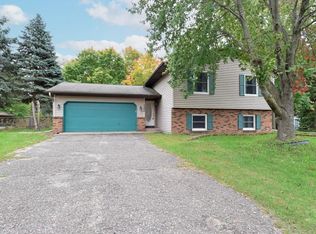 5466 Otter View Ct, White Bear Township, MN 55110