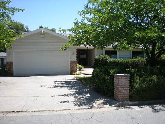 2nd image of 860 Encino Dr
