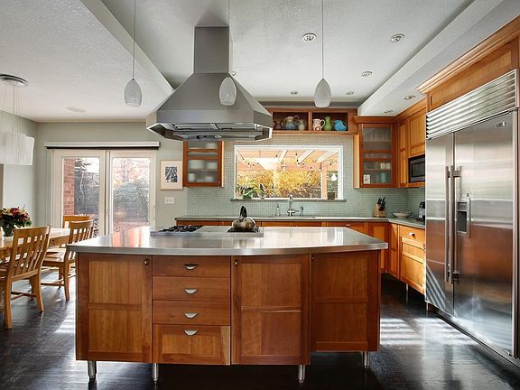 3rd image of 7320 E Bayaud Ave
