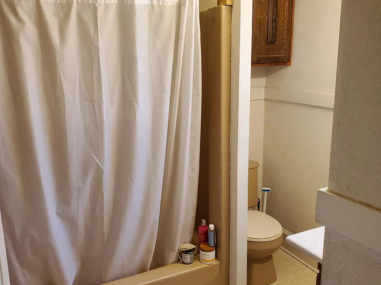 1128 Erin St #2 — Photo 2