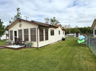 11003 Pennock Ln, Delton, MI