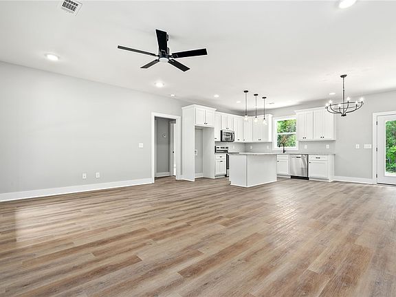 4th image of 275 Lee Road 126