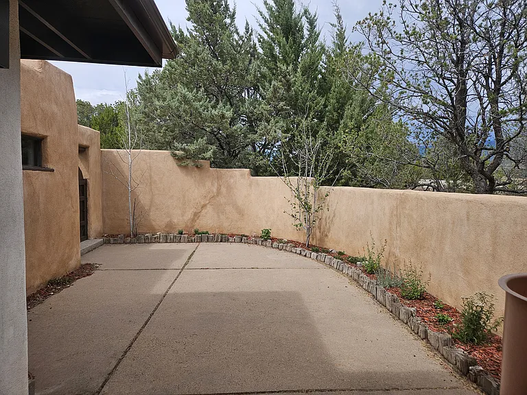 311 Calle Loma Norte — Photo 2