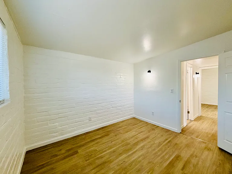 The Derby Apartments — Photo 24