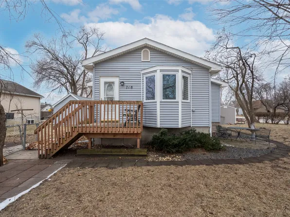 718 Elm St, West Des Moines, IA 50265