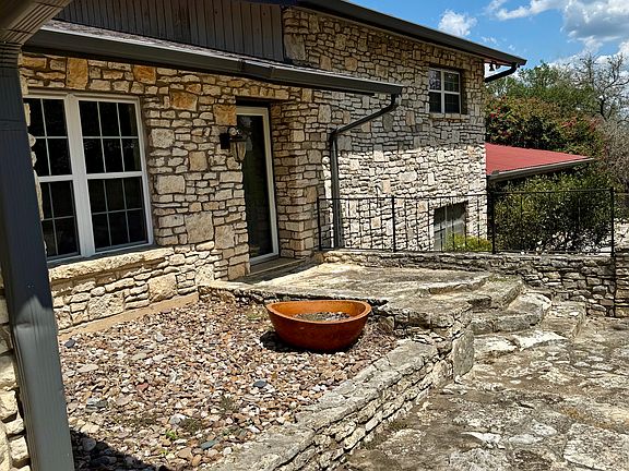 2nd image of 112 Cypress Ln
