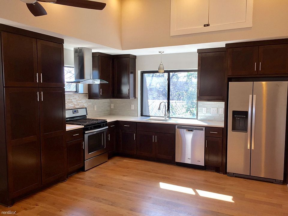 5619 B Kitchen