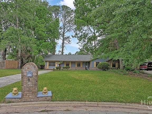 2nd image of 8 Williamsburg Court