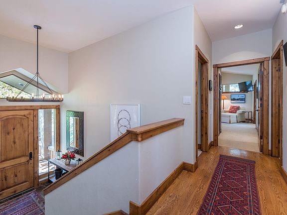 4th image of 217 Camas Loop E