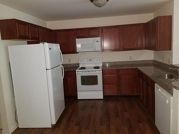 3rd image of 2 Kempton Pl #10