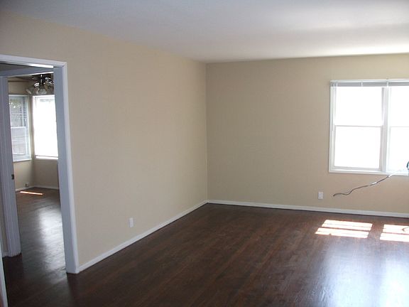 4th image of 276 S Cragmont Ave
