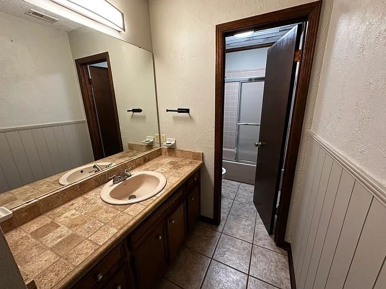 106 Lively Cir — Photo 13